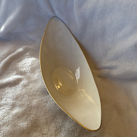 Lenox Other - Lenox Fine China Ivory with Gold Rim Oval Serving Bowl